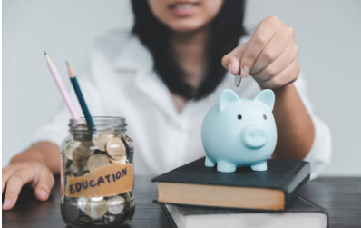 Students using budgeting apps, cooking meals, and renting textbooks to save money in college